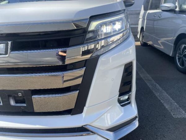 Ref:AUX-18850086 TOYOTA NOAH 2020 - Image 7