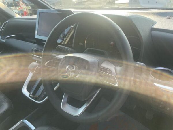 Ref:AUX-18850190 TOYOTA VOXY 2023 - Image 8