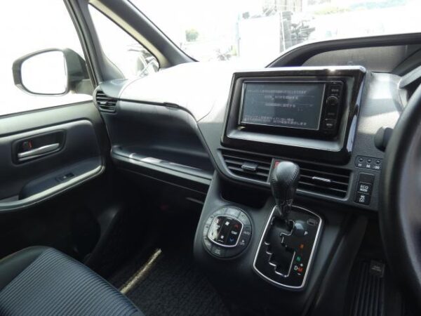 Ref:AUX-18857169 TOYOTA VOXY 2014 - Image 19