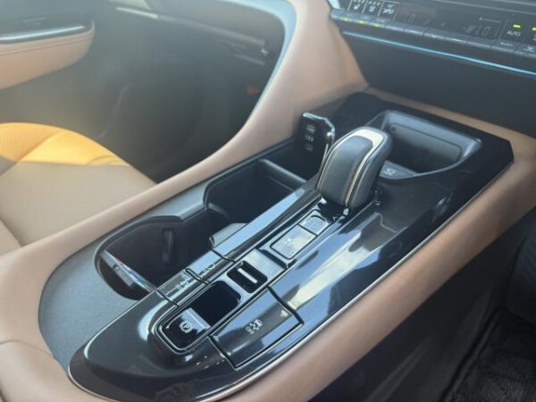 Ref:AUX-18860805 TOYOTA CROWN SPORT 2024 - Image 16