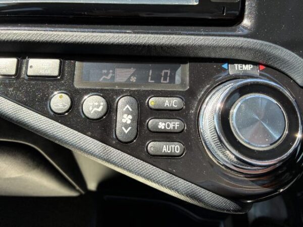Ref:AUX-18864257 TOYOTA AQUA 2016 - Image 14