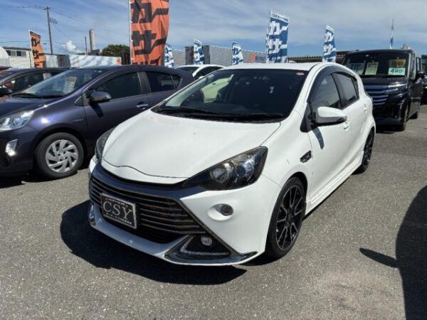 Ref:AUX-18864257 TOYOTA AQUA 2016