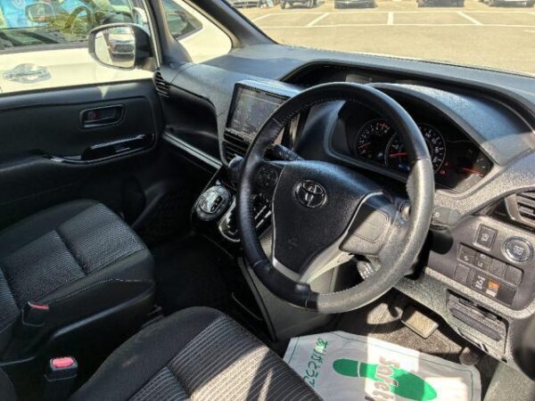 Ref:AUX-18864291 TOYOTA VOXY 2020 - Image 18