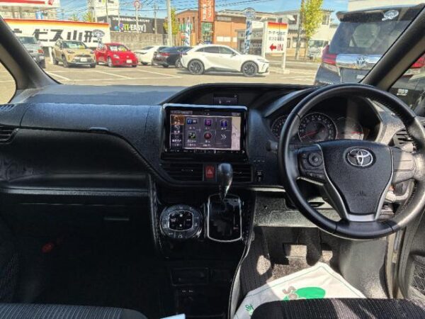 Ref:AUX-18864291 TOYOTA VOXY 2020 - Image 3
