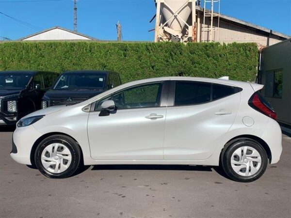 Ref:AUX-18864589 TOYOTA AQUA 2023 - Image 3