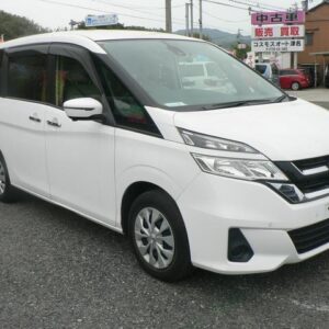 2018 Nissan Serena white gasoline used car Japan export