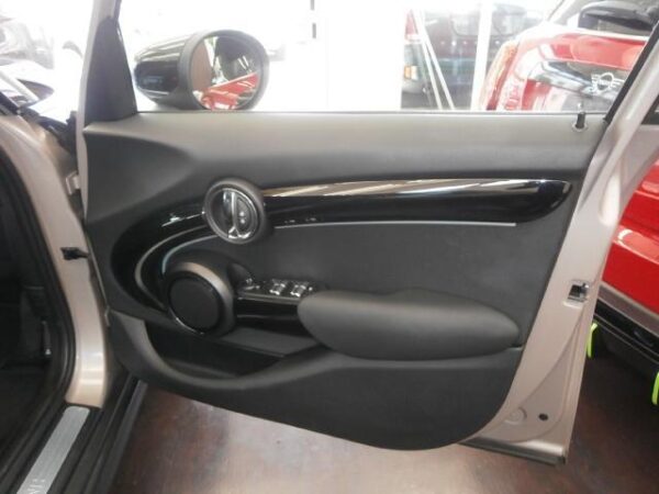 Ref:AUX-18890328 MINI MINI 2021 - Image 14