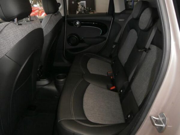 Ref:AUX-18890328 MINI MINI 2021 - Image 18