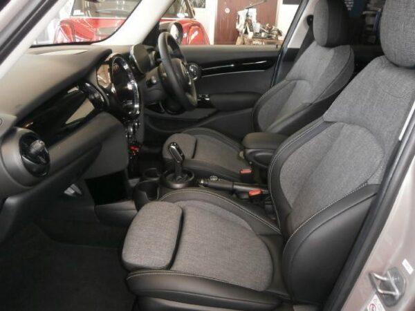 Ref:AUX-18890328 MINI MINI 2021 - Image 19