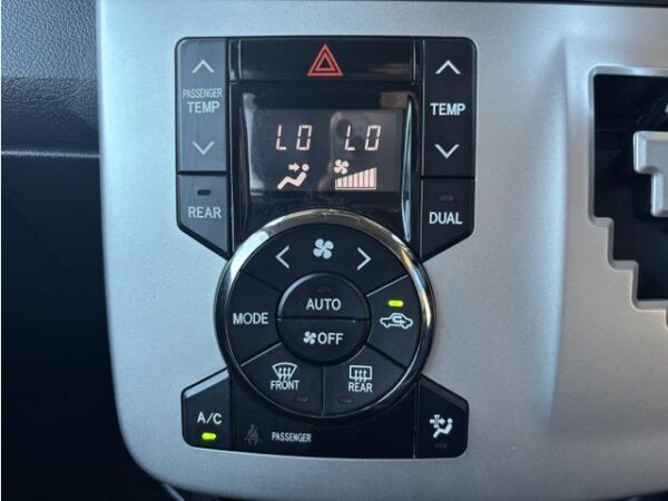 Ref:AUX-18902092 TOYOTA NOAH 2010 - Image 12