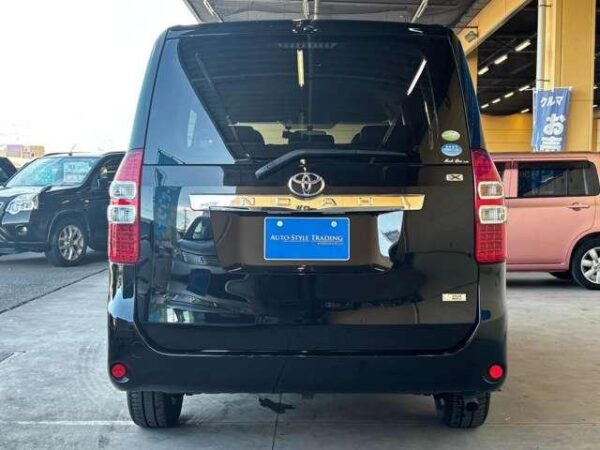 Ref:AUX-18902092 TOYOTA NOAH 2010 - Image 15