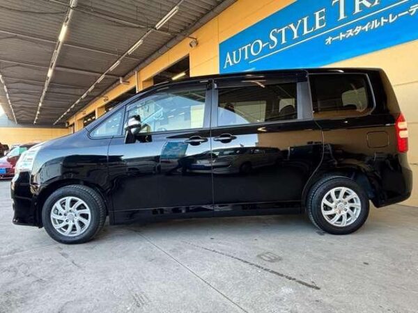 Ref:AUX-18902092 TOYOTA NOAH 2010 - Image 17