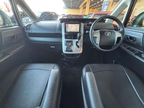 Ref:AUX-18902092 TOYOTA NOAH 2010 - Image 5