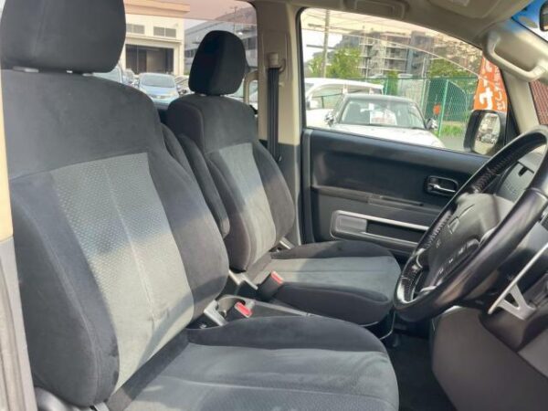 Ref:AUX-18905773 MITSUBISHI DELICA D:5 2007 - Image 14