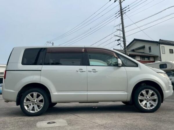 Ref:AUX-18905773 MITSUBISHI DELICA D:5 2007 - Image 4