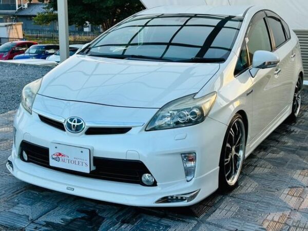 Ref:AUX-18916079 TOYOTA PRIUS 2014
