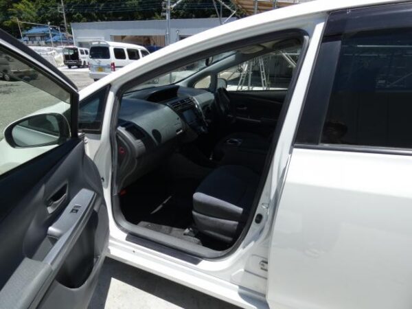 Ref:AUX-18926691 TOYOTA PRIUS ALPHA 2013 - Image 13