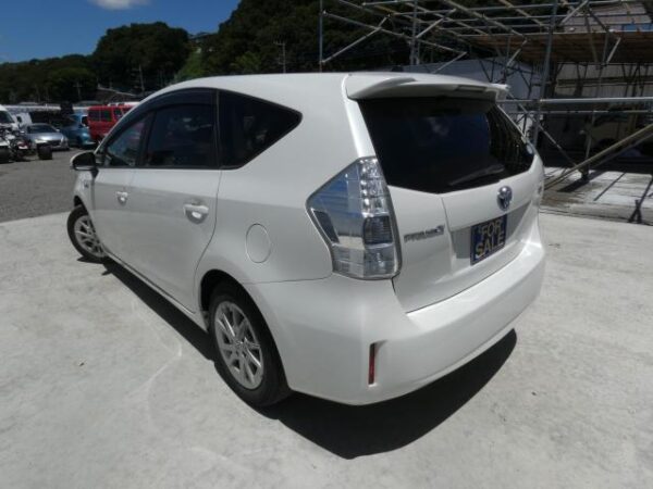 Ref:AUX-18926691 TOYOTA PRIUS ALPHA 2013 - Image 3