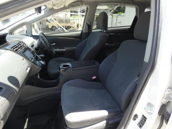 Ref:AUX-18926691 TOYOTA PRIUS ALPHA 2013 - Image 6