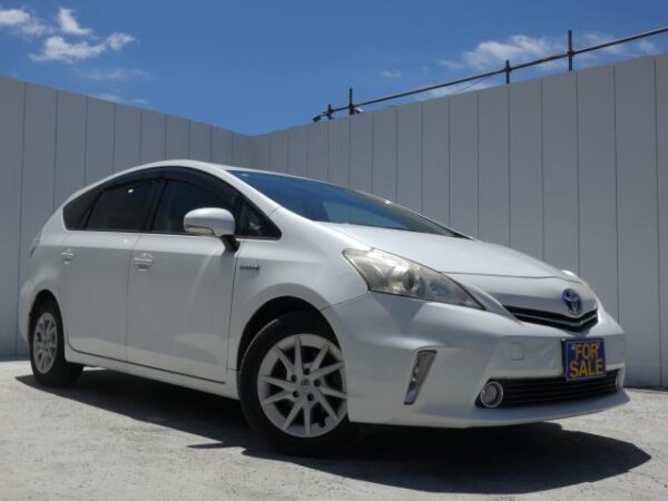 Ref:AUX-18926691 TOYOTA PRIUS ALPHA 2013