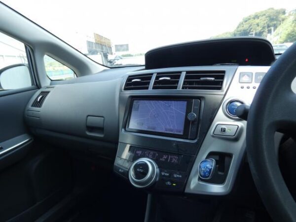 Ref:AUX-18926700 TOYOTA PRIUS ALPHA 2013 - Image 20