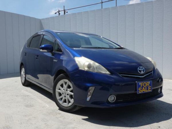 Ref:AUX-18926700 TOYOTA PRIUS ALPHA 2013
