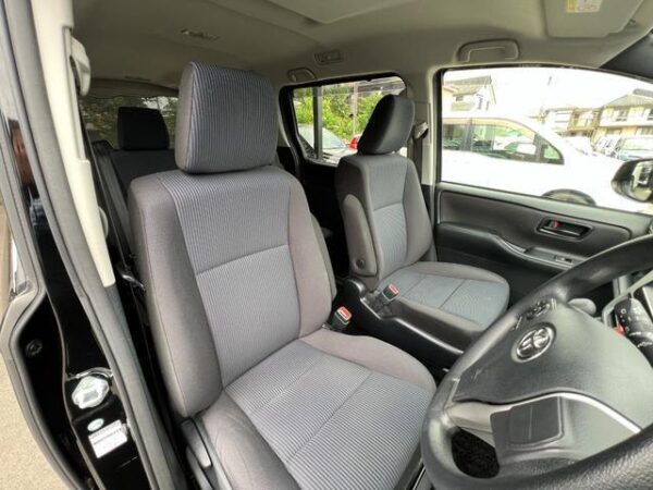 Ref:AUX-18933352 TOYOTA NOAH 2017 - Image 13