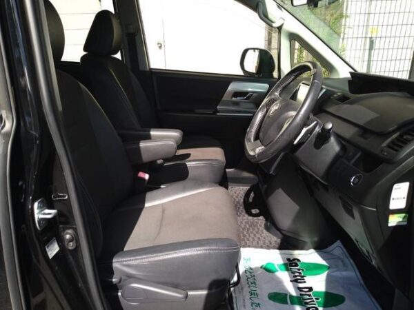 Ref:AUX-18934864 TOYOTA VOXY 2014 - Image 8