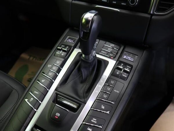Ref:AUX-18963570 PORSCHE MACAN 2018 - Image 8