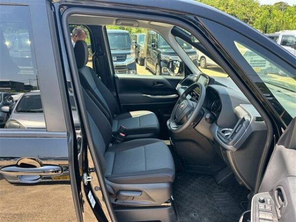 Ref:AUX-18967860 TOYOTA NOAH 2024 - Image 15