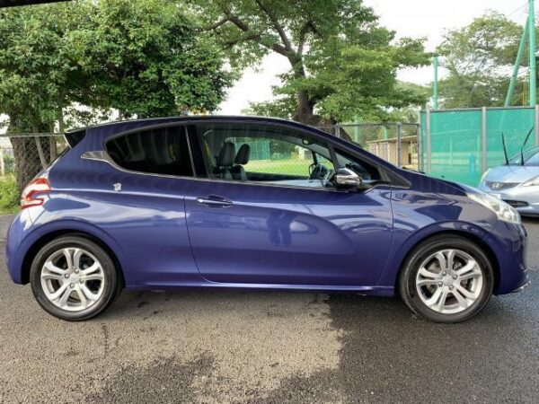Ref:AUX-18971250 PEUGEOT 208 2015 - Image 4
