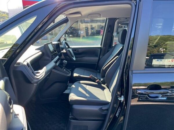 Ref:AUX-18971525 TOYOTA NOAH 2024 - Image 3