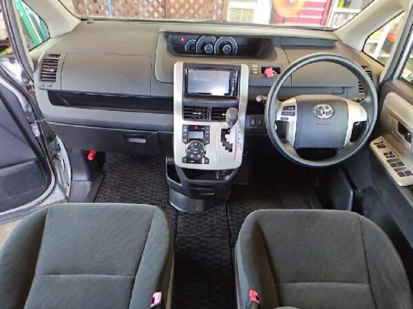 Ref:AUX-18997004 TOYOTA NOAH 2013 - Image 3