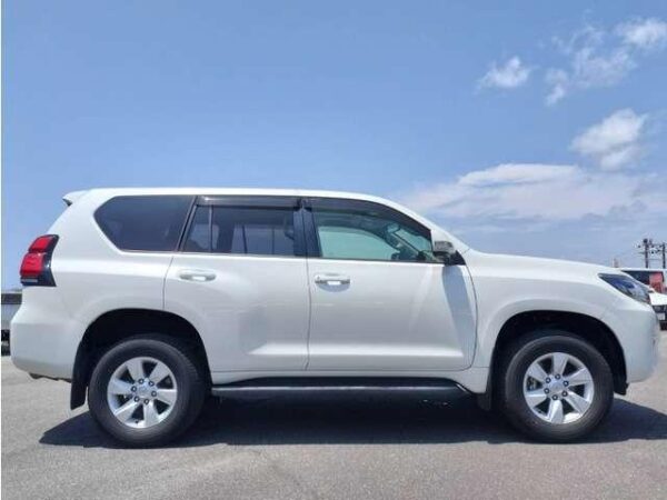 Ref:AUX-18997504 TOYOTA LAND CRUISER PRADO 2017 - Image 18