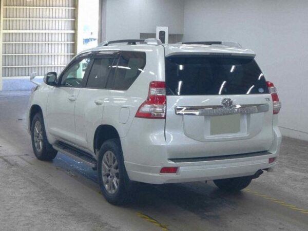 Ref:AUX-19000384 TOYOTA LAND CRUISER PRADO 2016 - Image 2
