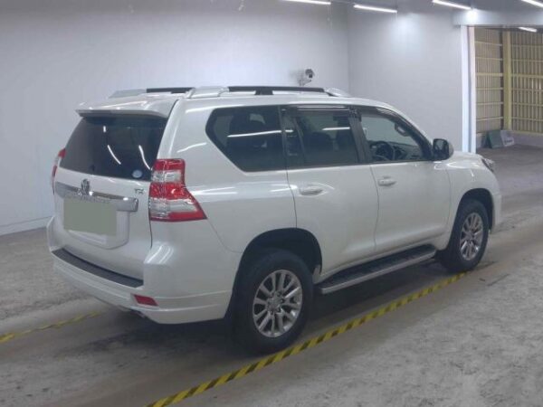 Ref:AUX-19000384 TOYOTA LAND CRUISER PRADO 2016 - Image 6