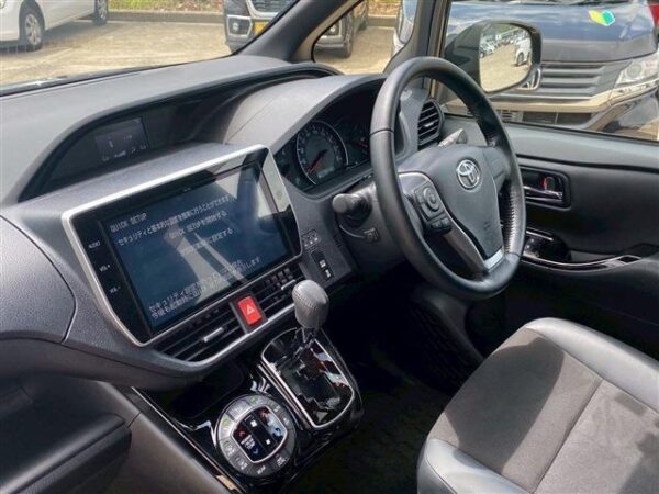 Ref:AUX-19000549 TOYOTA NOAH 2019 - Image 11