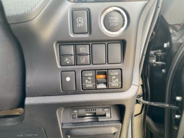 Ref:AUX-19000549 TOYOTA NOAH 2019 - Image 20