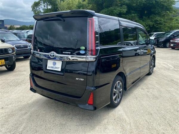 Ref:AUX-19000549 TOYOTA NOAH 2019 - Image 3