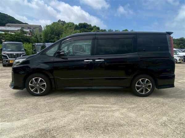 Ref:AUX-19000549 TOYOTA NOAH 2019 - Image 6
