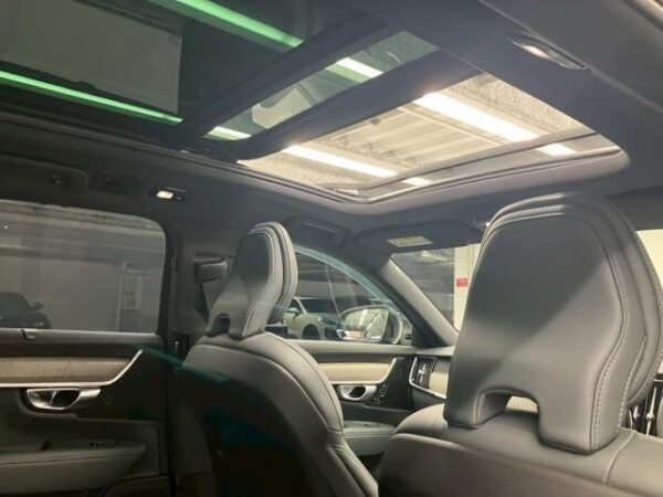 Ref:AUX-19011271 VOLVO V90 2022 - Image 2