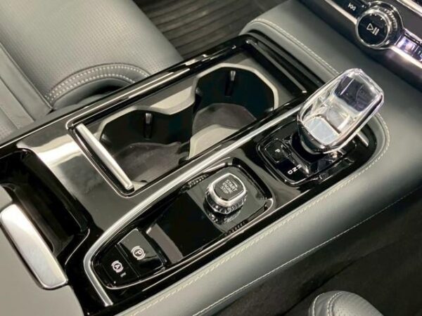 Ref:AUX-19011271 VOLVO V90 2022 - Image 12