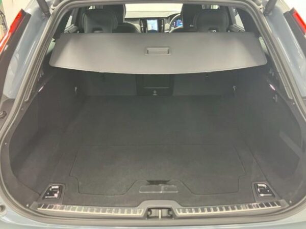 Ref:AUX-19011271 VOLVO V90 2022 - Image 16