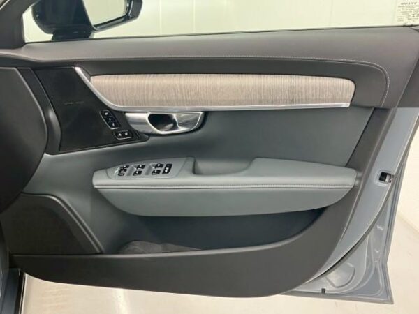Ref:AUX-19011271 VOLVO V90 2022 - Image 18