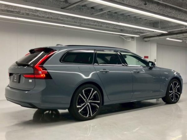 Ref:AUX-19011271 VOLVO V90 2022 - Image 9