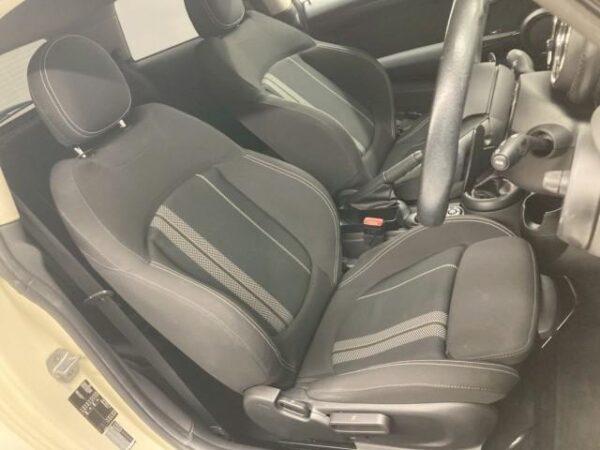 Ref:AUX-19011338 MINI MINI 2017 - Image 4