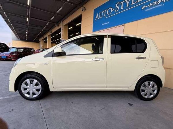 Ref:AUX-19011622 DAIHATSU MIRA E:S 2014 - Image 17