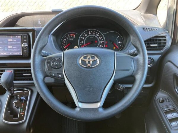 Ref:AUX-19024944 TOYOTA NOAH 2018 - Image 18