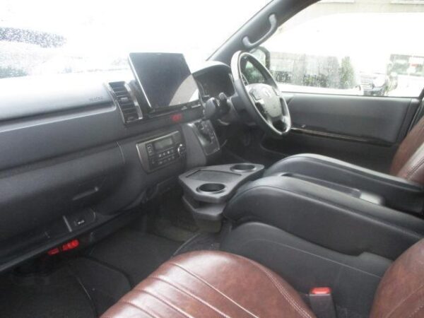 Ref:AUX-19025897 TOYOTA HIACE VAN 2023 - Image 4