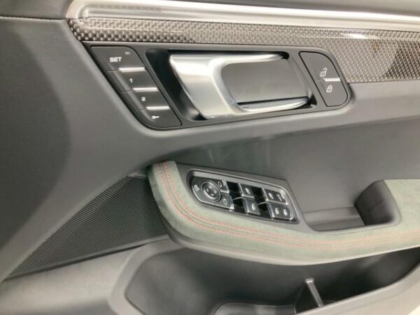 Ref:AUX-19026152 PORSCHE MACAN 2024 - Image 13